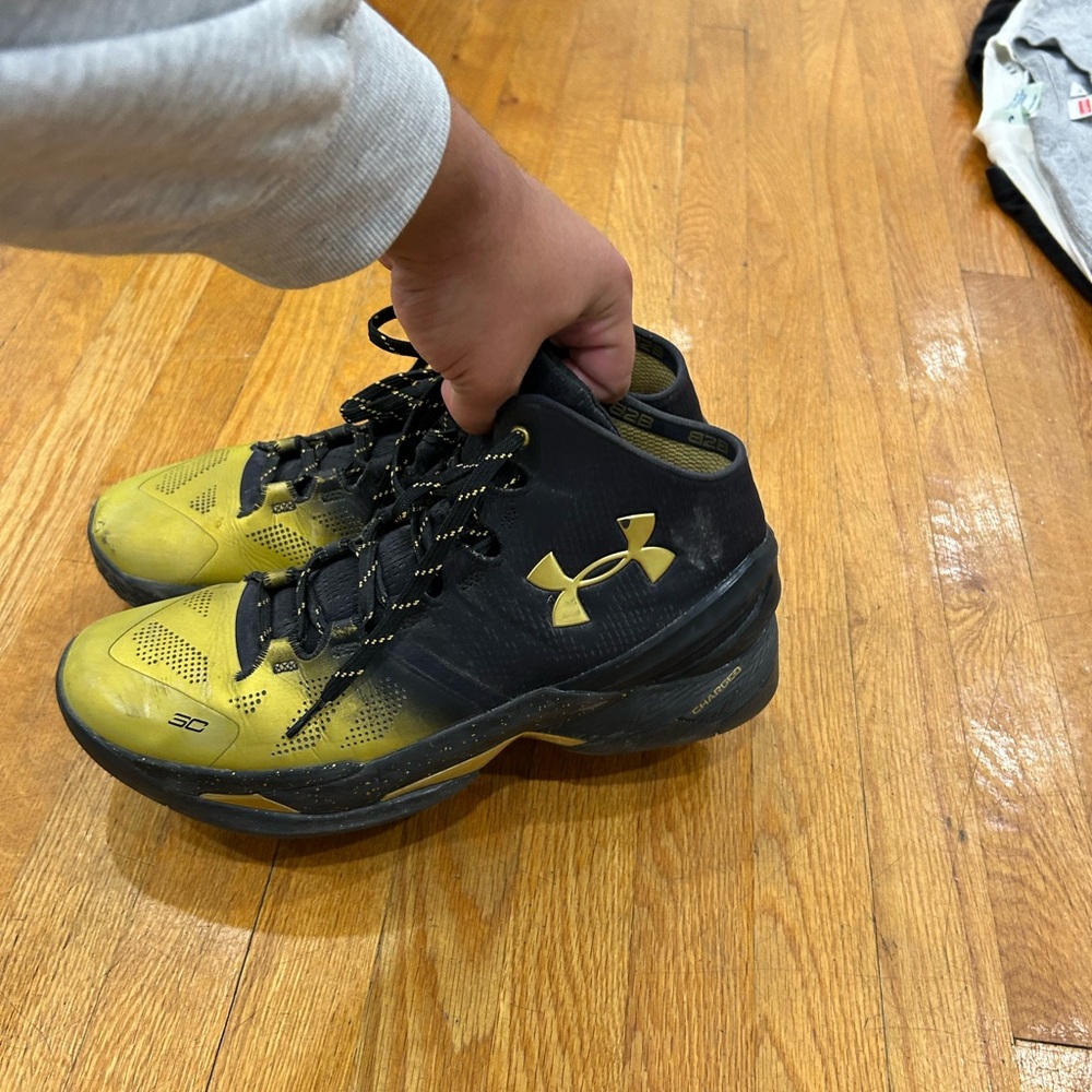 Under Armour STEPH CURRY 2 MVP PACK.      *SPECIAL EDITION* very rare shoe
